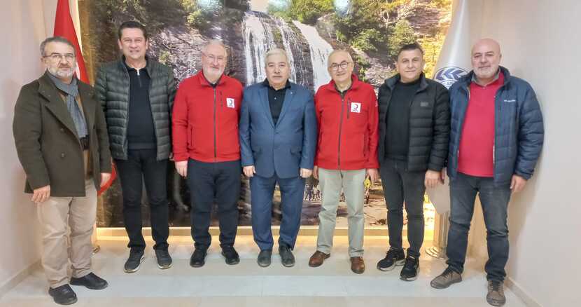 Mustafakemalpaşa Kızılay Şube Başkanı Mustafa EREN ve Yönetimi Odamıza Ziyarette bulundular.