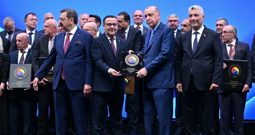 Genel Sekreterimiz Birol DENİZLİ'ye 30 Yıllık Hizmet Şeref Belgesi ve Plaketi